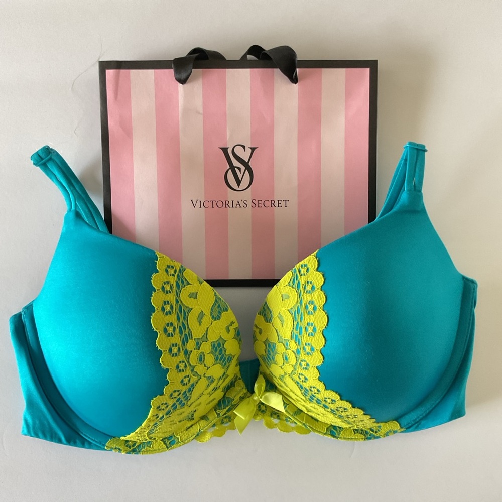 Victoria’s Secret Very Sexy Push Up Bra Size 34D